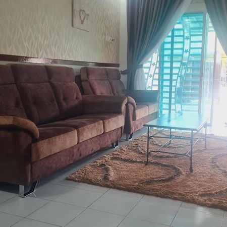Villa Anjung Klia House 31 With Neflix à Banting  Extérieur photo