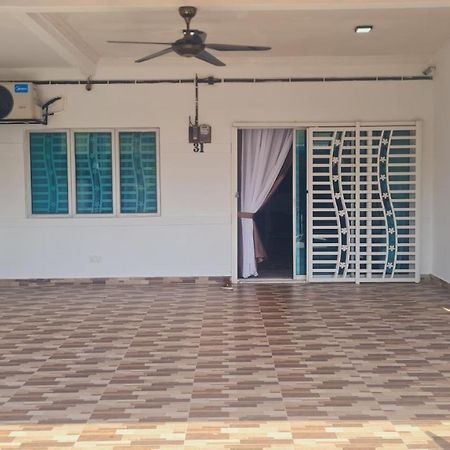 Villa Anjung Klia House 31 With Neflix à Banting  Extérieur photo