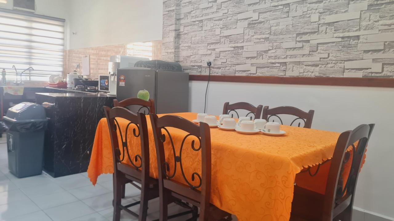 Villa Anjung Klia House 31 With Neflix à Banting  Extérieur photo
