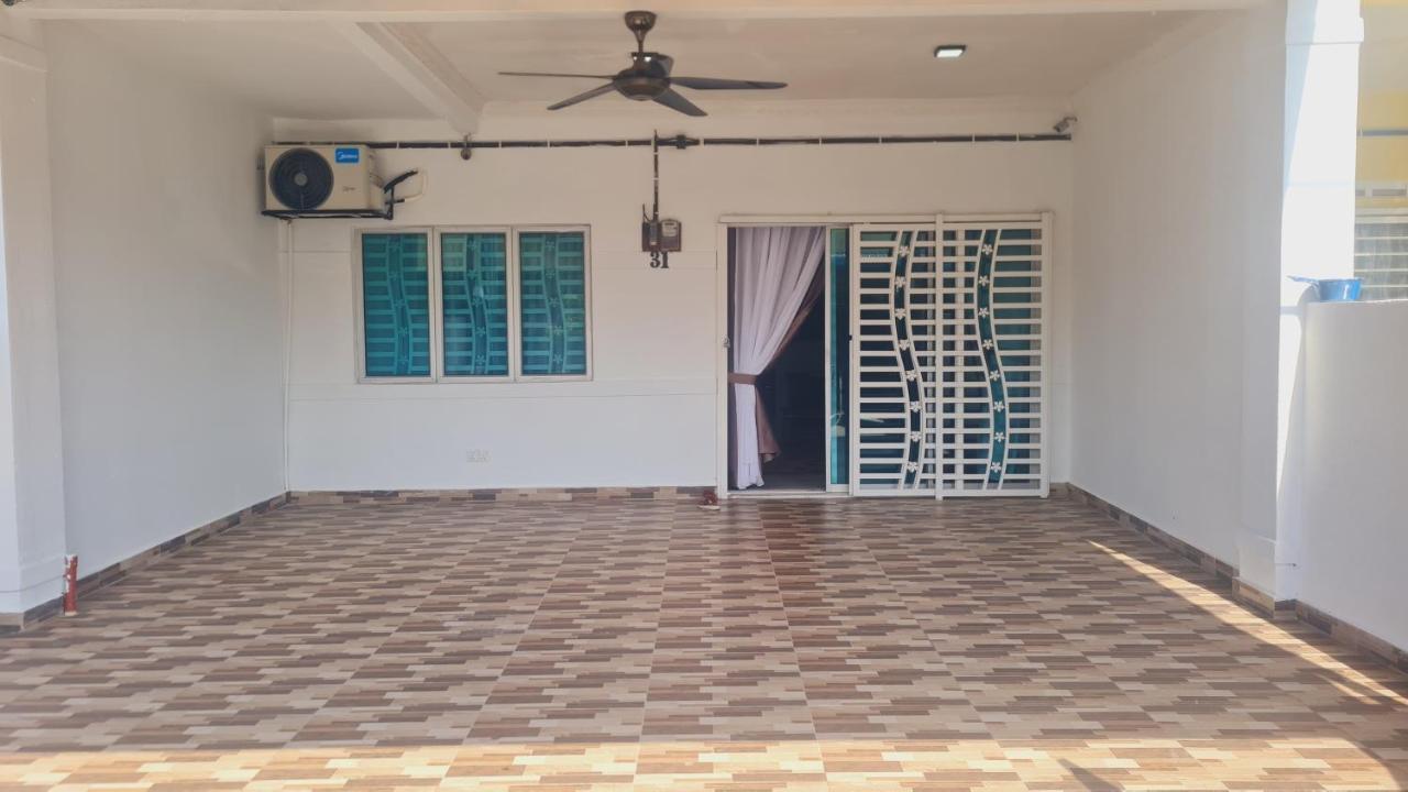 Villa Anjung Klia House 31 With Neflix à Banting  Extérieur photo